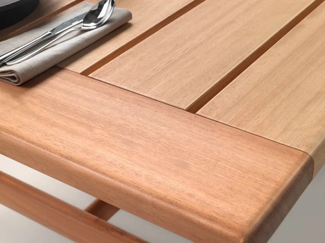 Tavolo in legno Desco Outdoor di Flexform