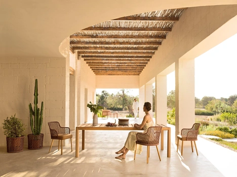 Tavolo in Iroko Gianna di Varaschin