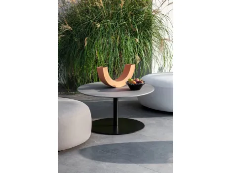 Tavolino da giardino Brio con piano in HPL e base in metallo di LaPalma