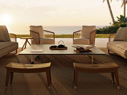 Pouf in legno massello Lotus di Flexform