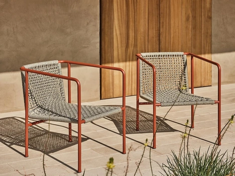 Poltroncina in metallo con corda intrecciata Ottavia di Flexform