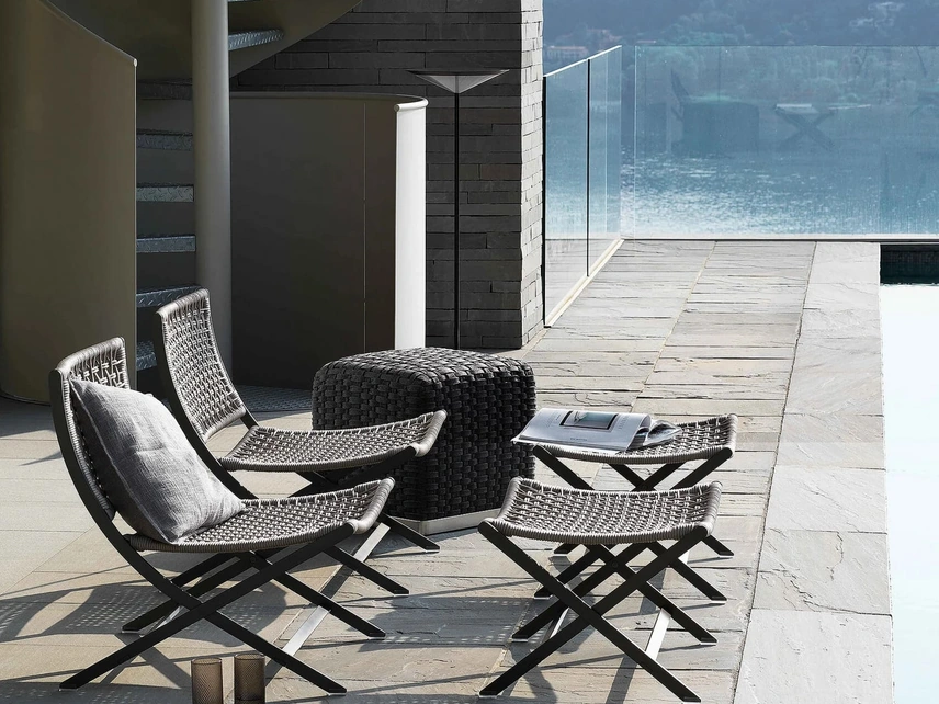 Poltroncina in acciaio e corda intrecciata Peter Outdoor di Flexform