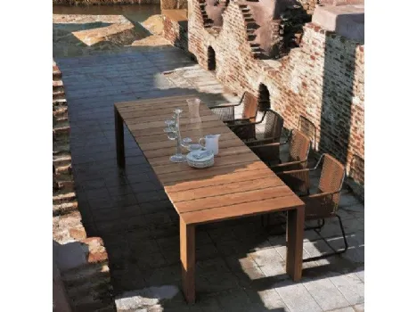 Tavolo a doghe in legno teak L. 246 cm. Pier 025 di Roda