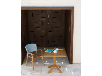 Tavolino quadrato interamente realizzato in teak Root di Roda