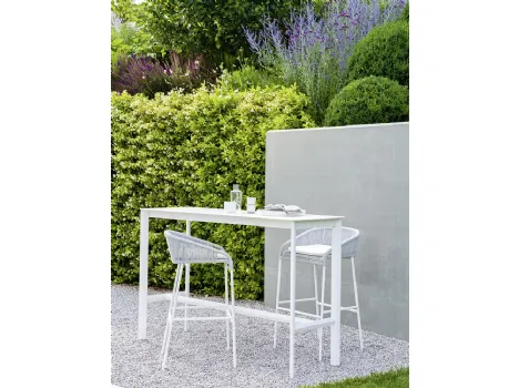 Sgabello Cricket con struttura in alluminio verniciato e intreccio in cordino sintetico di Varaschin