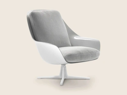 Poltroncina Sveva Light Outdoor in poliuretano rigido laccato lucido di Flexform